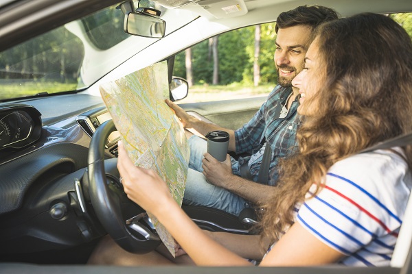 Consigli per viaggi lunghi: come mantenere l’auto efficiente e confortevole