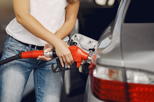Ottimizzare il consumo di carburante nei mesi caldi: tecniche e trucchi