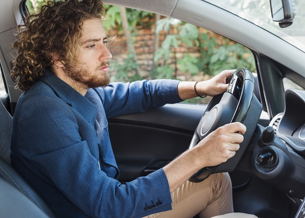 Vibrazioni al volante: cause possibili e come intervenire